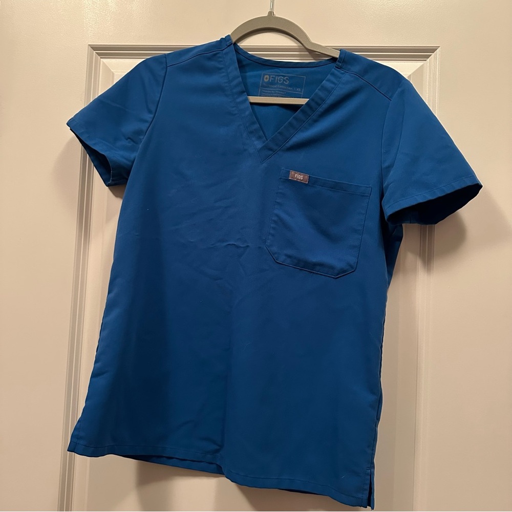 Figs women’s royal blue Catarina one pocket scrub top XS